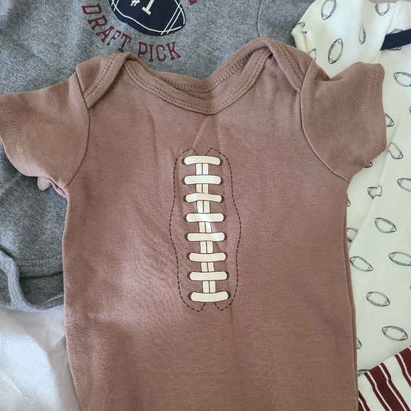 HB Onesie bundle (set of 4) - Picture 5 of 5